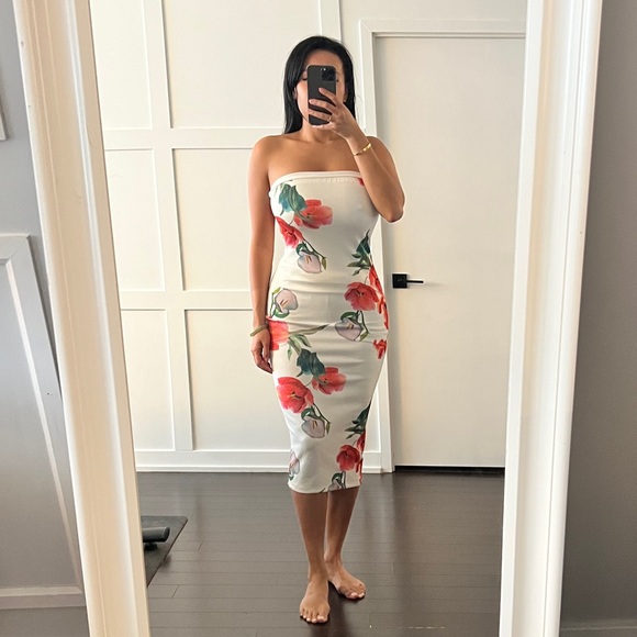 Floral to dress. Size medium - Picture 1 of 1